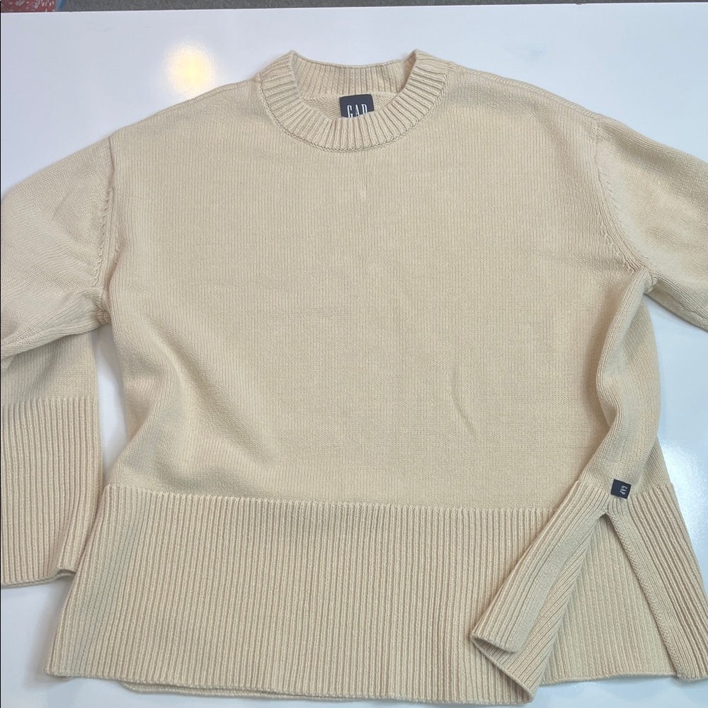 Cream Cotton Crewneck Sweater Ribbed Hems with Slits GAP Size Large